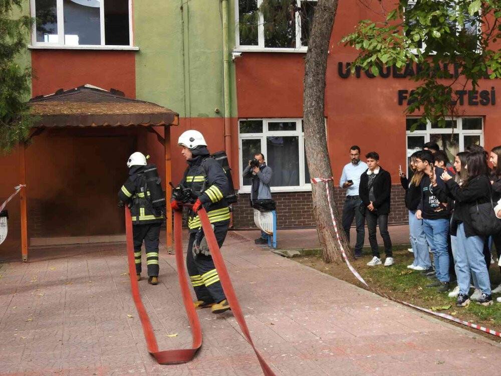 Gerçeğini aratmayan tatbikat nefes kesti