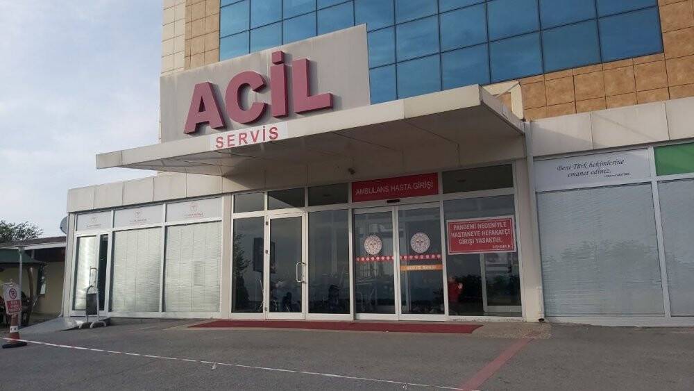 ‘Neden çalışmıyorsun’ diyen kızını döverek hastanelik etti