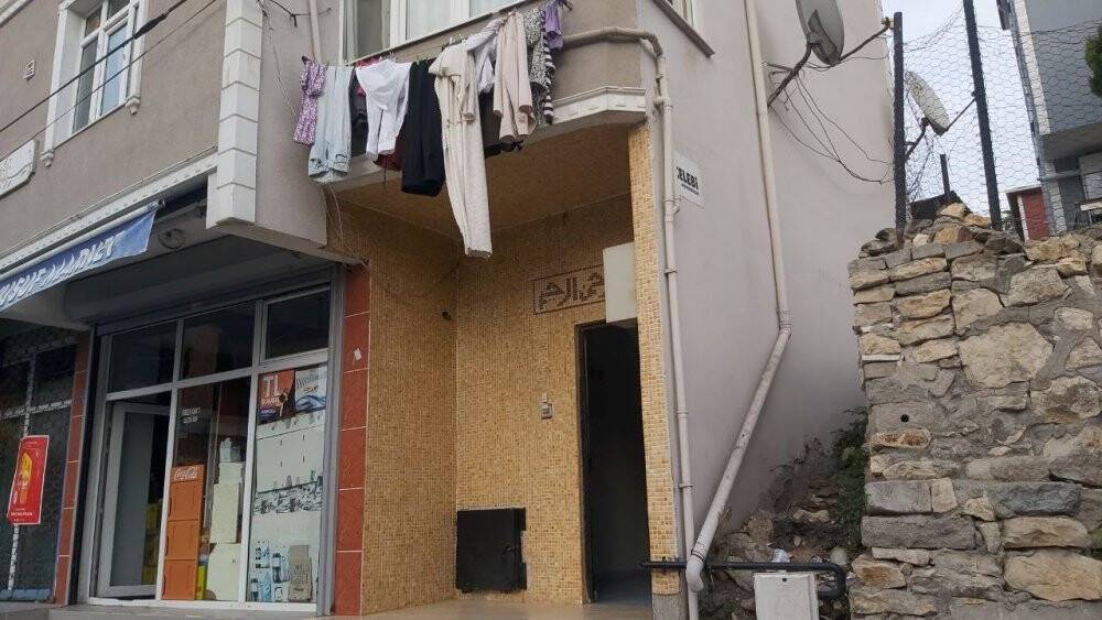 ‘Neden çalışmıyorsun’ diyen kızını döverek hastanelik etti