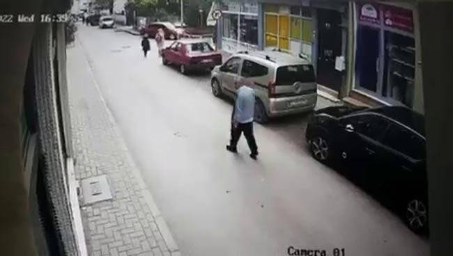 Anne kızın ölümle burun buruna geldiği anlar kamerada