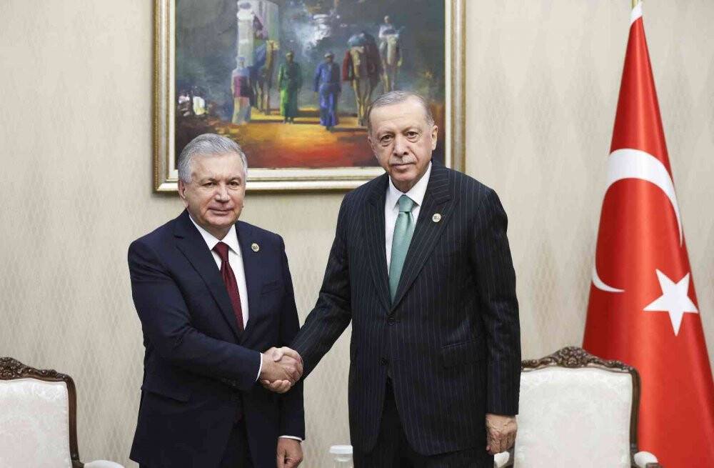 Cumhurbaşkanı Erdoğan, Özbekistanlı mevkidaşı Mirziyoyev ile görüştü