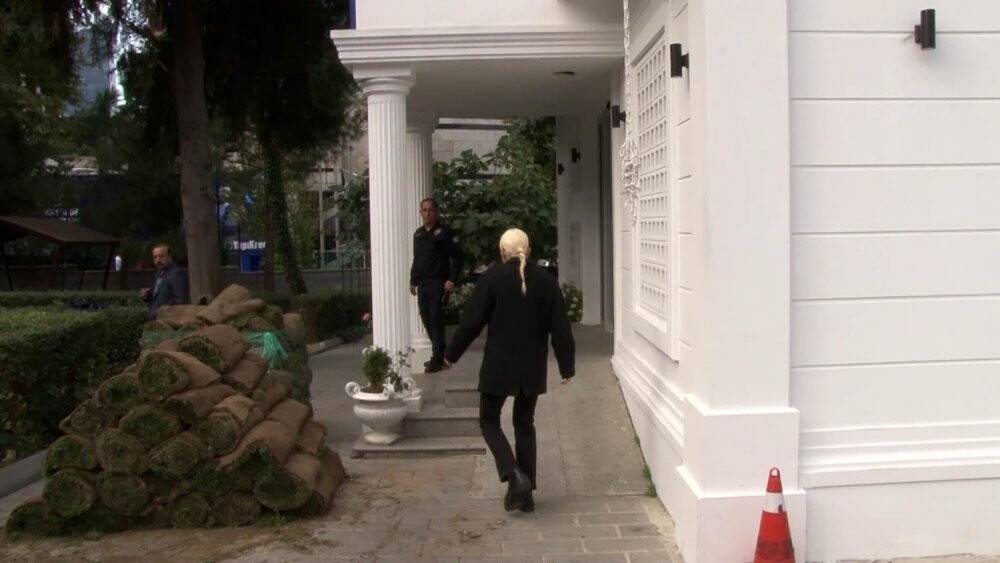 Ev hapsi kaldırılan Gülşen, karakola gelerek imza attı