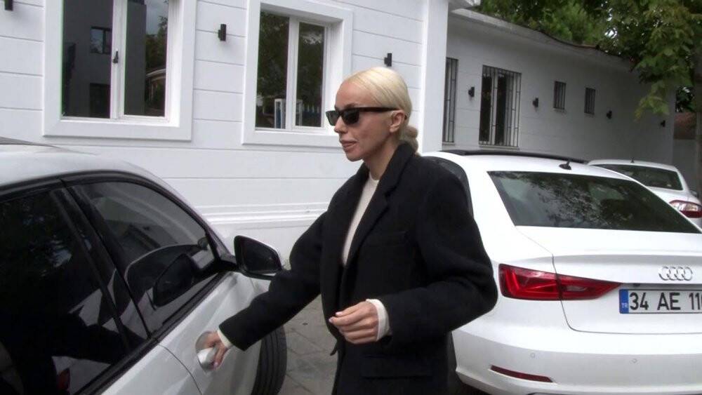 Ev hapsi kaldırılan Gülşen, karakola gelerek imza attı