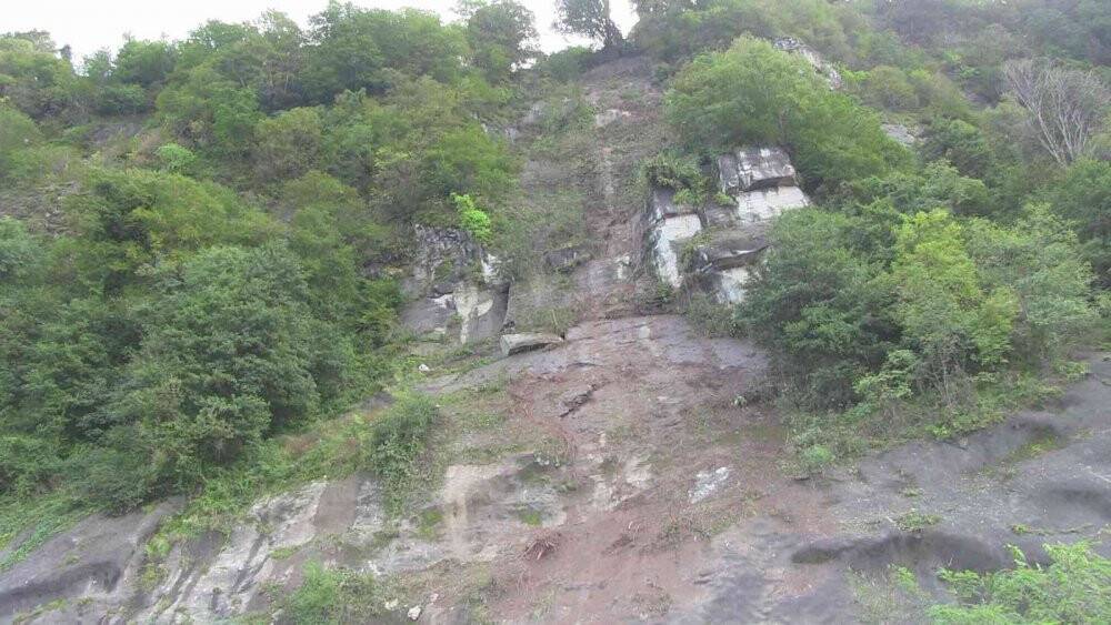 Heyelan nedeniyle kapanan Hopa-Kemalpaşa karayolu trafiğe açıldı