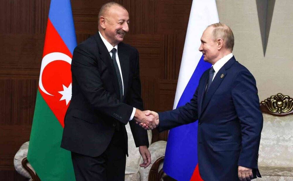 Putin ve Aliyev Astana’da bir araya geldi