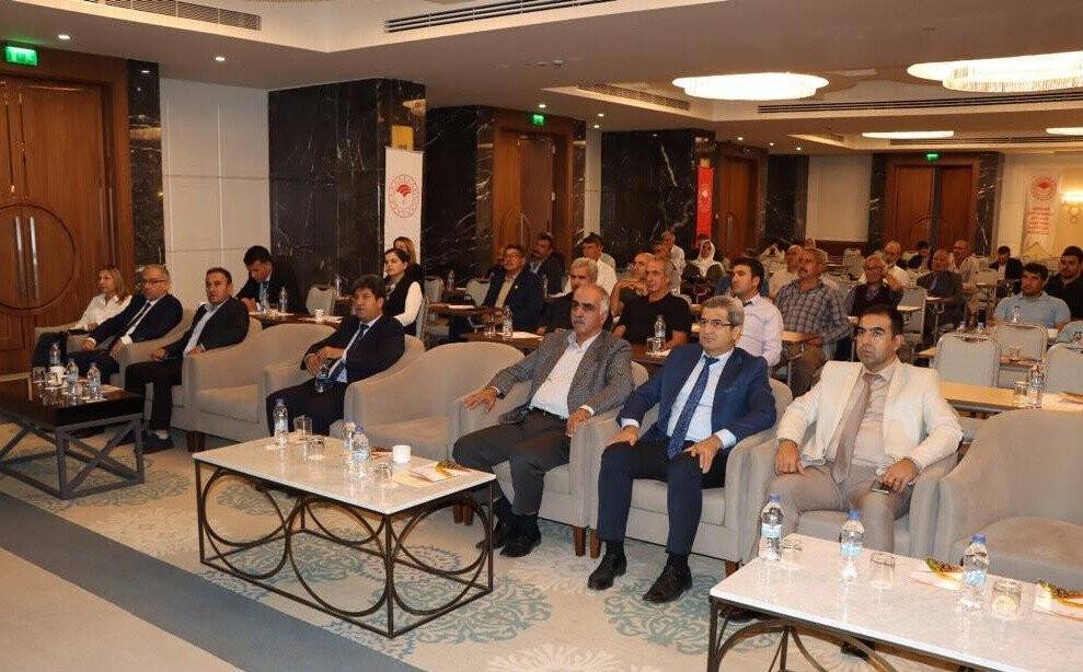 Arı yetiştiricilerine eğitim verildi