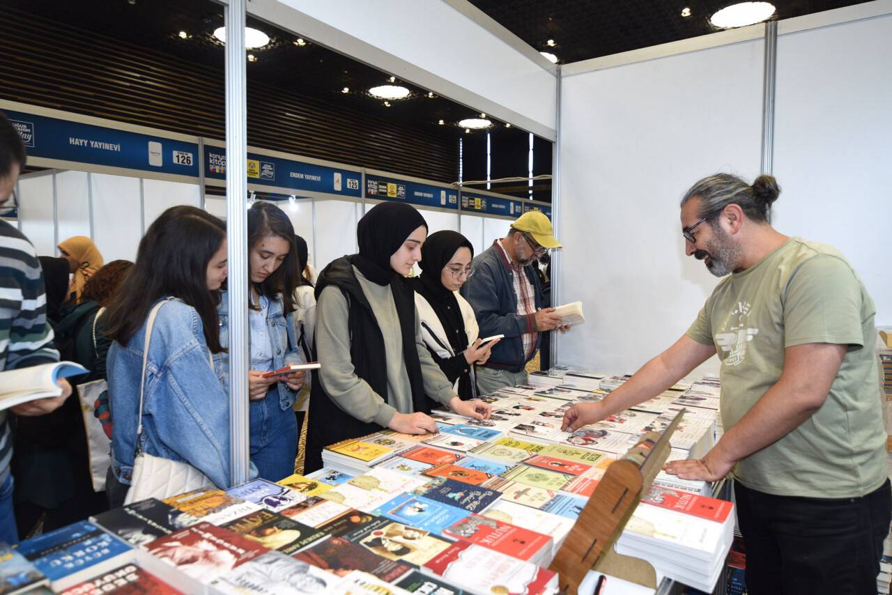 buyuksehisr-belediyesi-kitap-gunleri-3.jpg