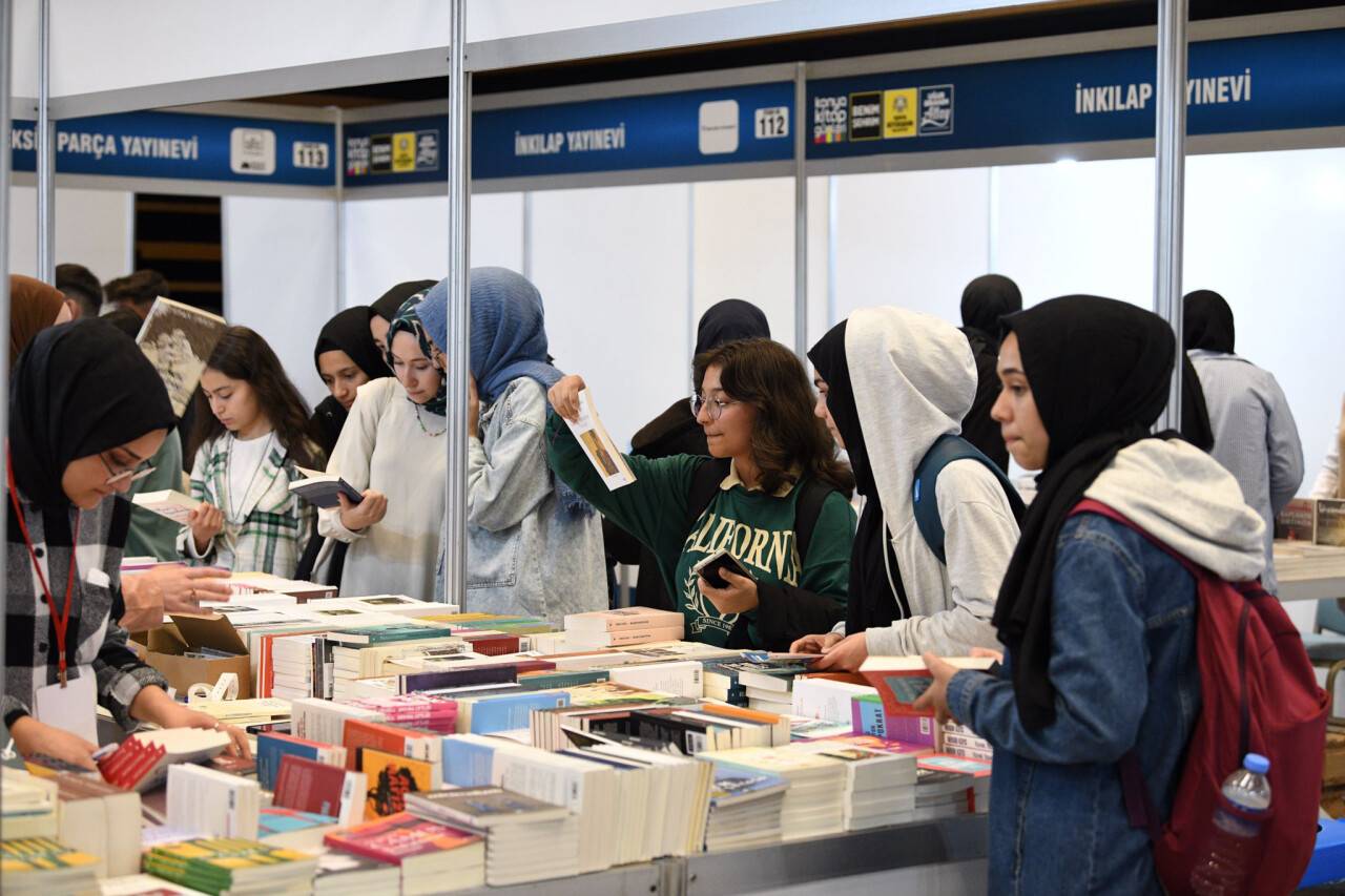 buyuksehisr-belediyesi-kitap-gunleri-4.jpg