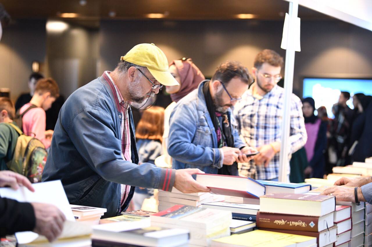 buyuksehisr-belediyesi-kitap-gunleri-8.jpg