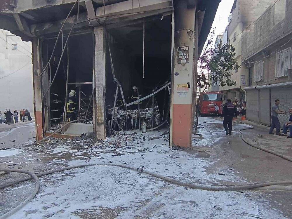 Ecza deposunda korkutan yangın