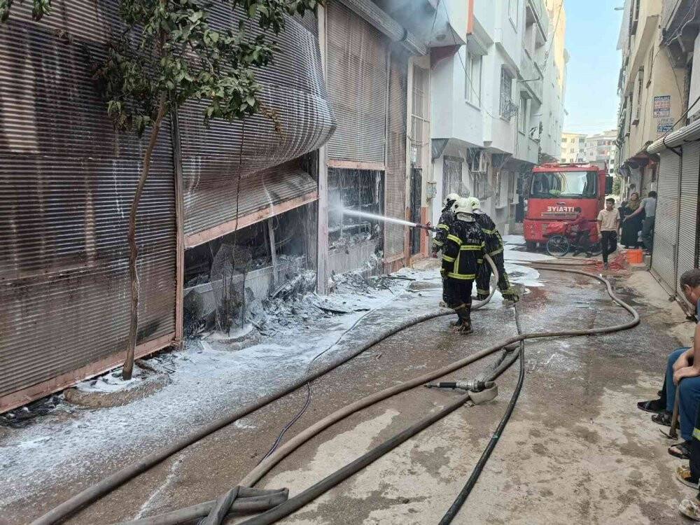 Ecza deposunda korkutan yangın