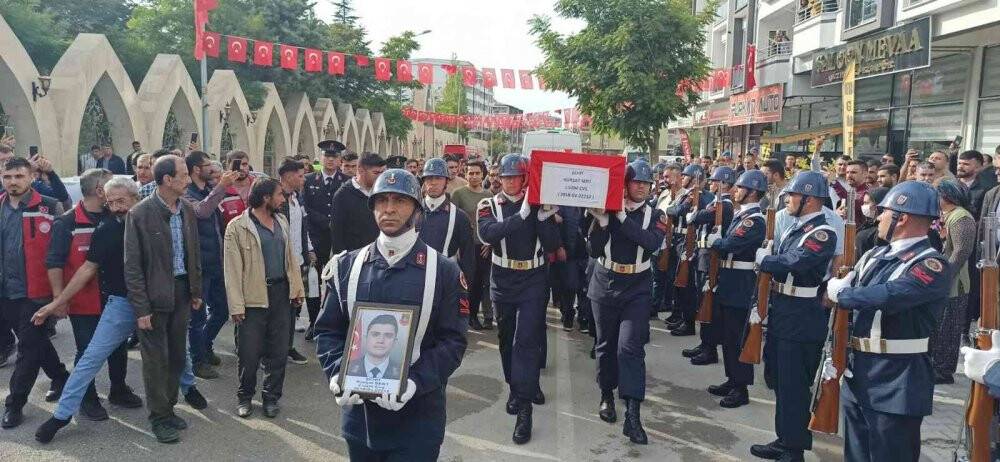 Şehit Uzman Çavuş Kürşat Sert son yolculuğuna uğurlanıyor