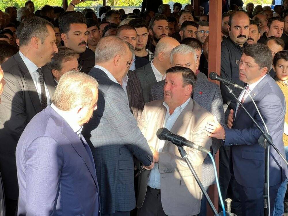 Maden ocağındaki patlamada hayatını kaybeden işçiler son yolculuğuna uğurlandı