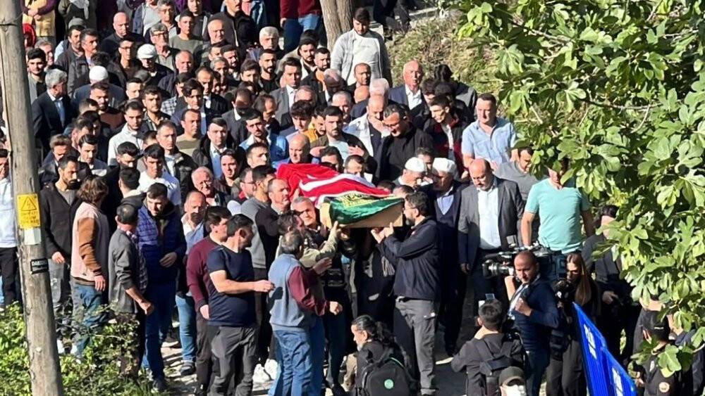 Maden ocağındaki patlamada hayatını kaybeden işçiler son yolculuğuna uğurlandı