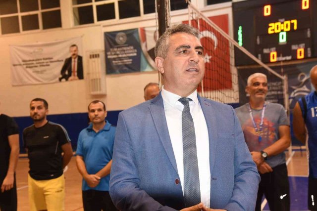 Nazilli’de okullar arası voleybol turnuvası başladı