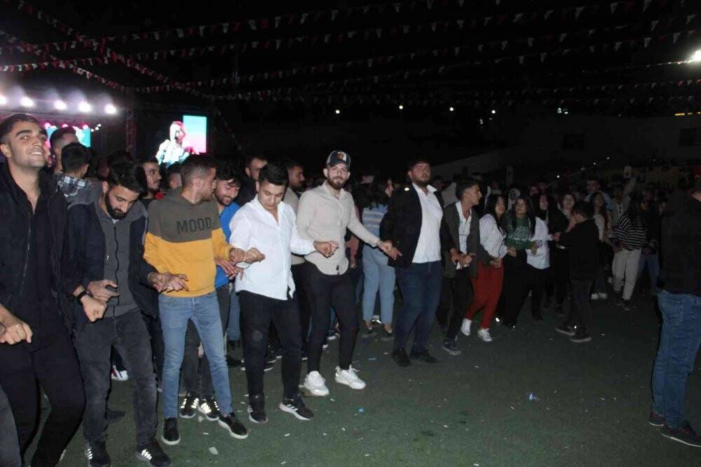 Şırnak’ta 20 bin kişiyle konser coşkusu