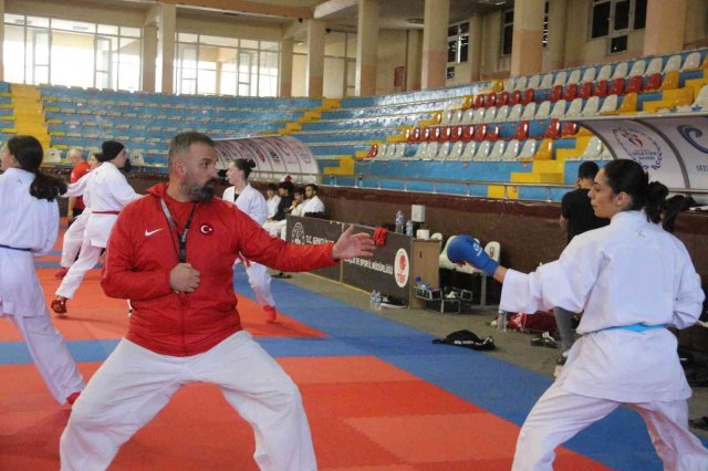 U21 Karate Milli Takımı şampiyonaya Erzurum’da hazırlanıyor