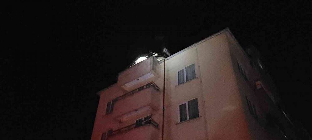 Kastamonu’da çatıda çıkan yangın büyümeden söndürüldü