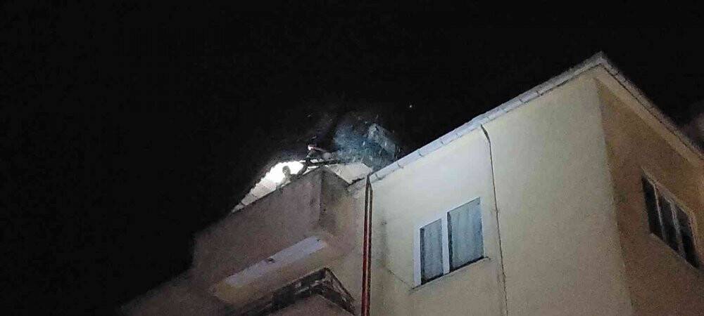 Kastamonu’da çatıda çıkan yangın büyümeden söndürüldü