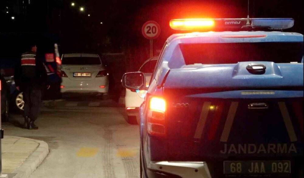 Aksaray-Konya Kara Yolu'nda  otobüsten kaçan sınır dışı mülteci emniyet ve jandarmayı alarma geçirdi