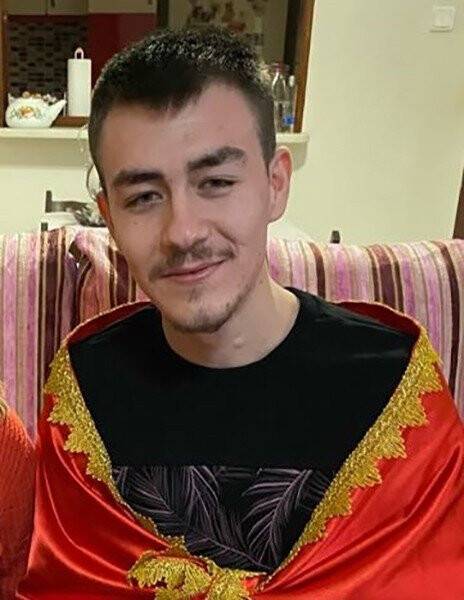 Motosikletiyle kum yığınına çarpan genç ağır şekilde yaralandı