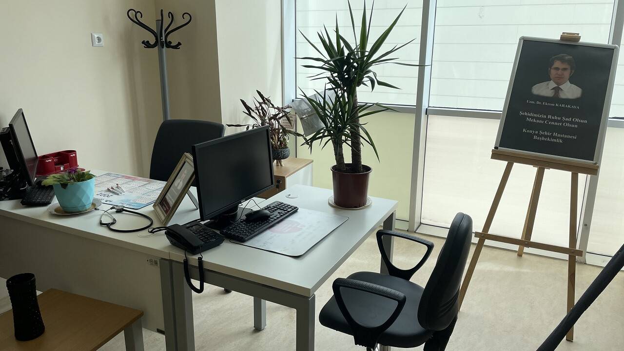 doktor-ekrem-karakaya-1.jpg