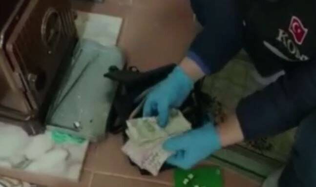 FETÖ operasyonunda yarım milyona yakın para ve altın ele geçirildi