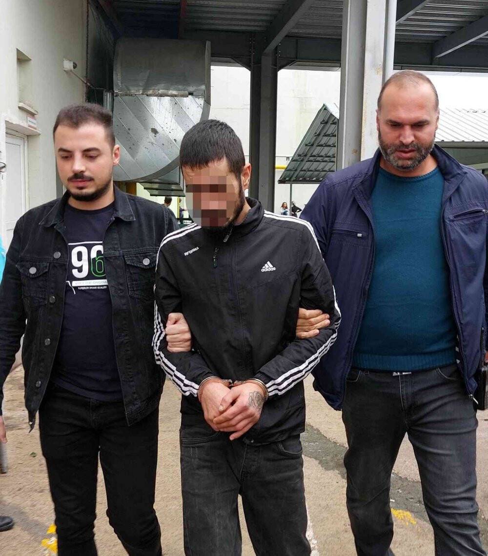 Kardeşini bıçakla ağır yaralayan genç yakalandı