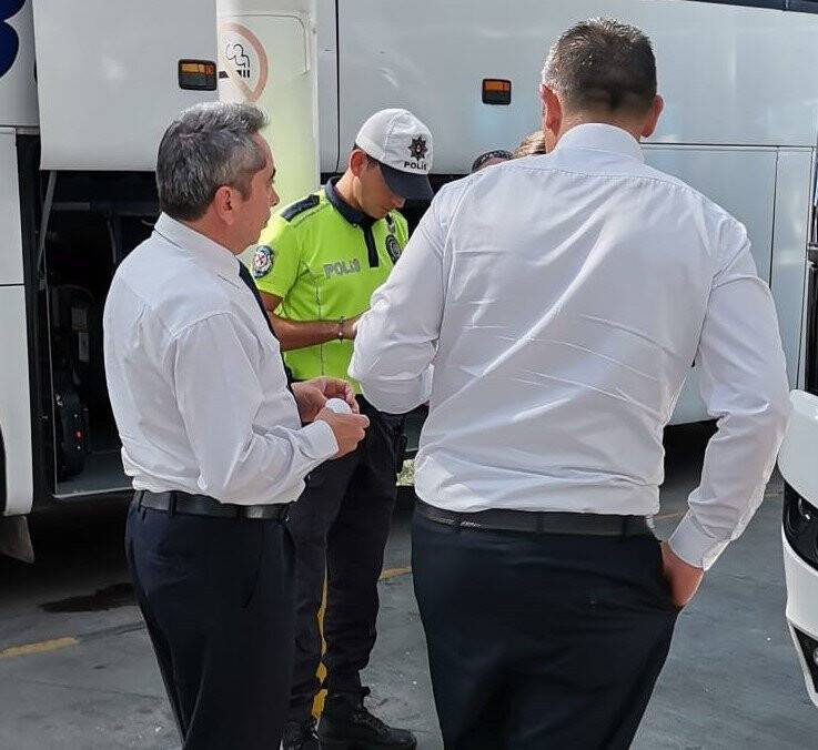 Otobüslerde müşteri kılığında denetim yapıldı