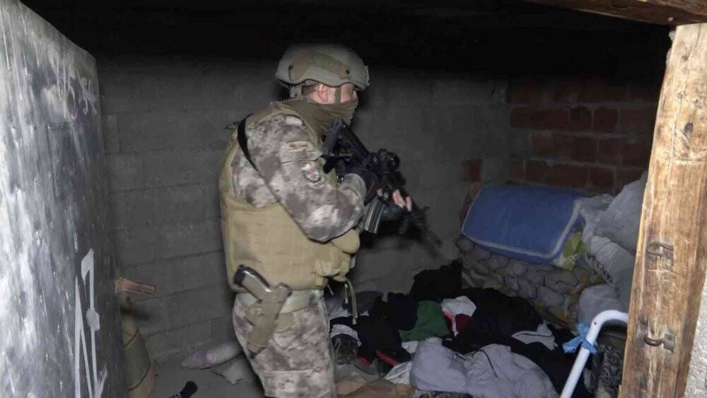 Zehir tacirlerine şafak operasyonu: 7 gözaltı