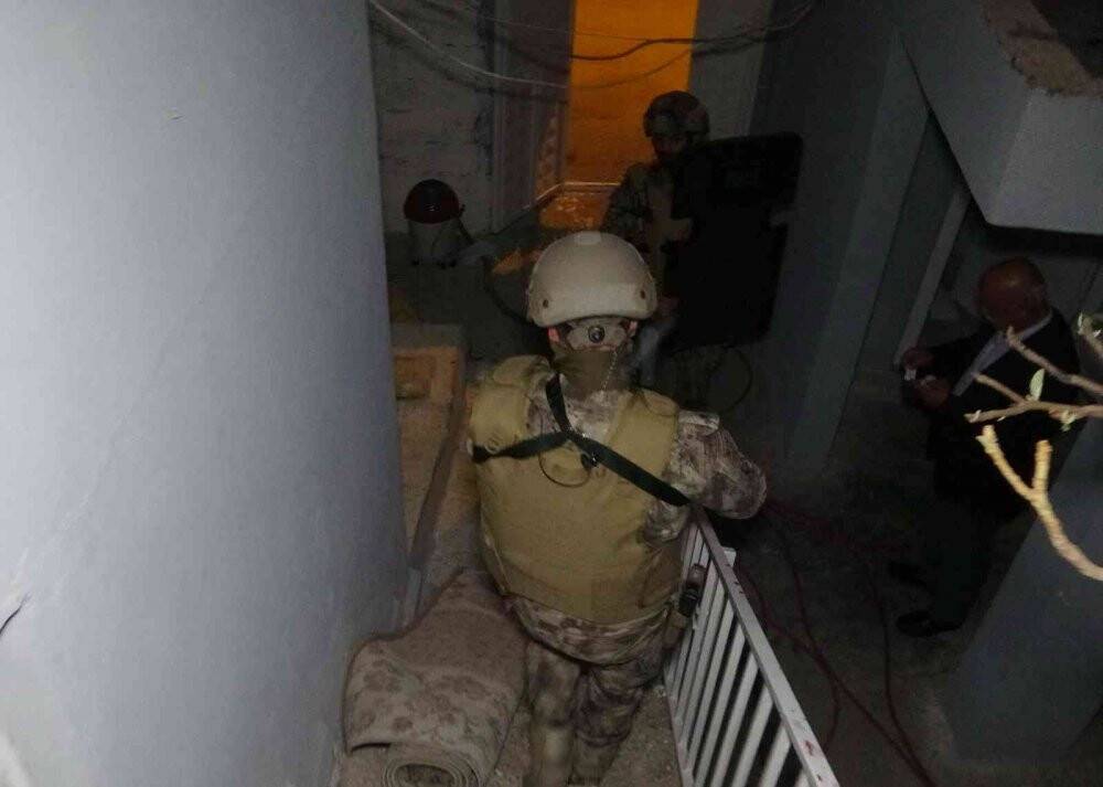 Zehir tacirlerine şafak operasyonu: 7 gözaltı