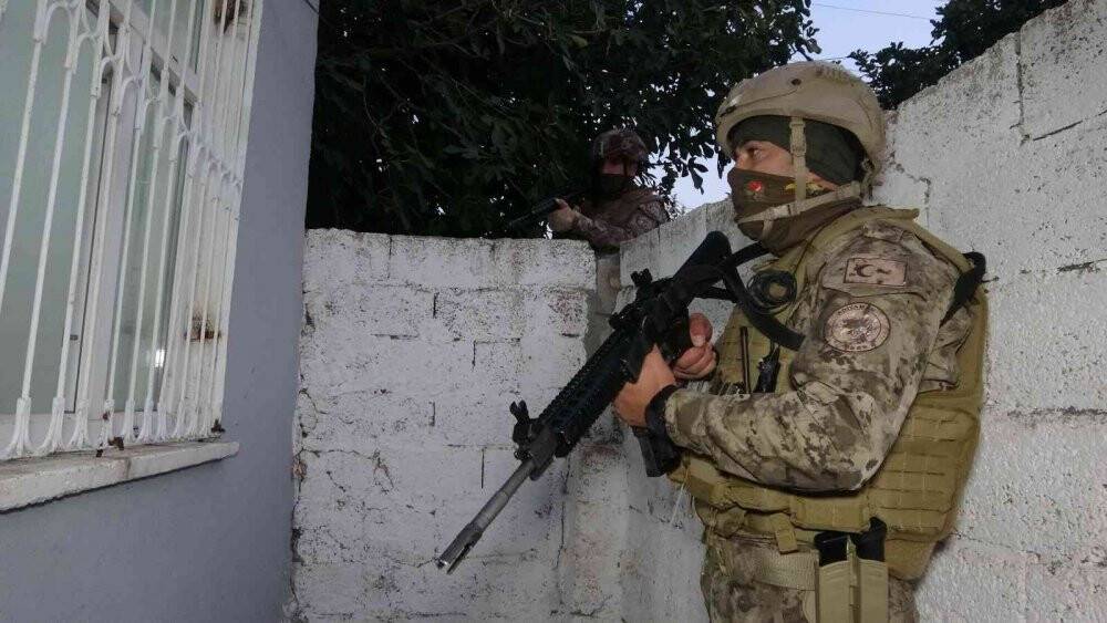Zehir tacirlerine şafak operasyonu: 7 gözaltı