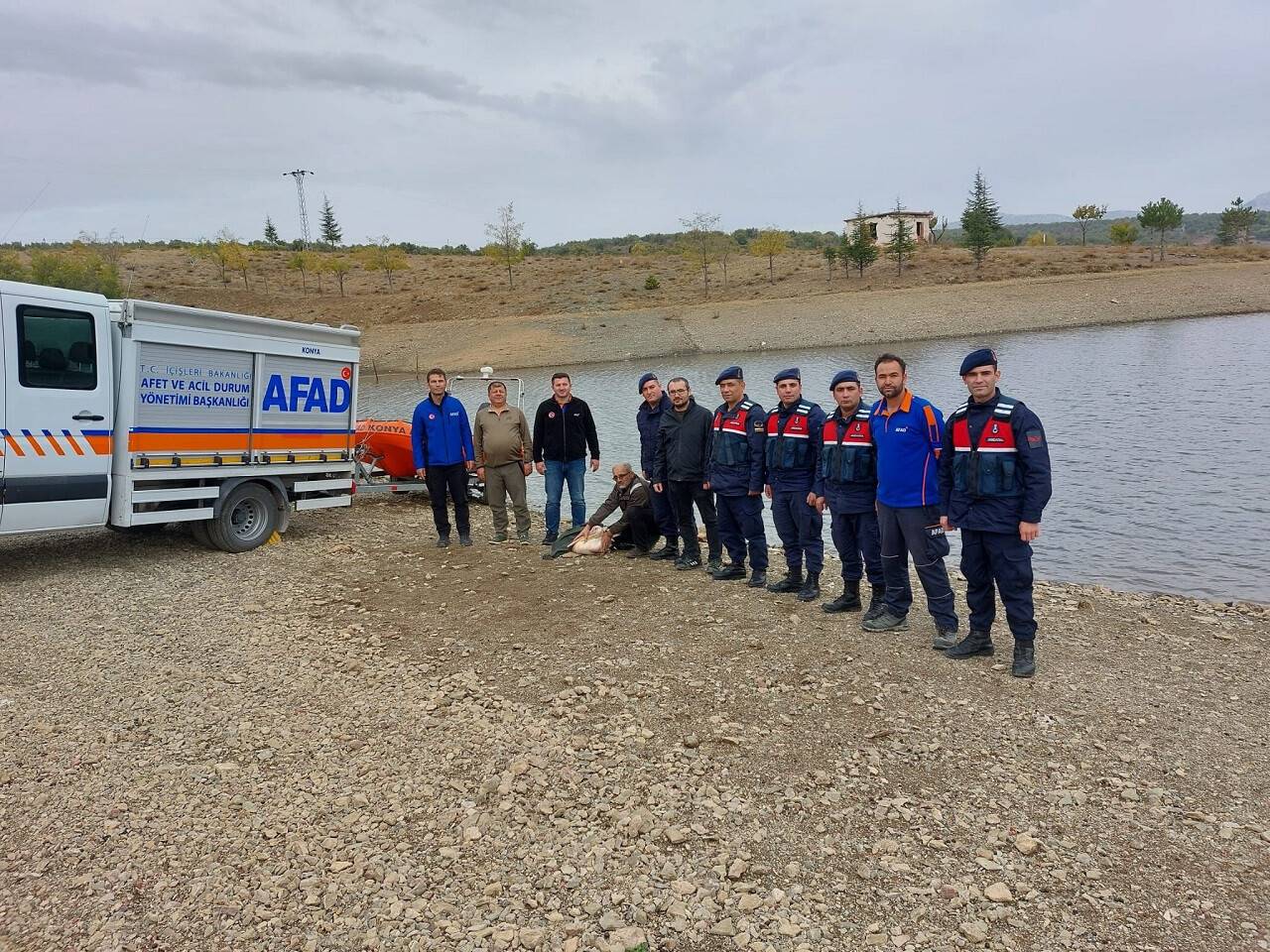 aa-20221019-29196202-29196201-konyada-sulama-goletine-dusen-pelikan-afad-ekiplerince-kurtarildi.jpg