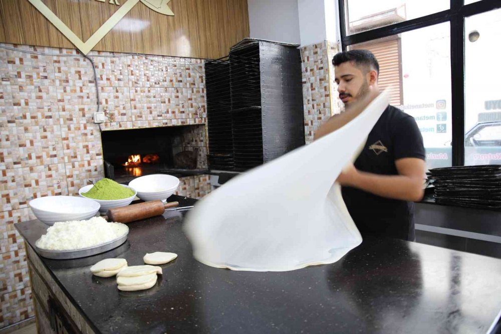 Antep fıstığı ve kaymağın buluştuğu lezzet: Katmer