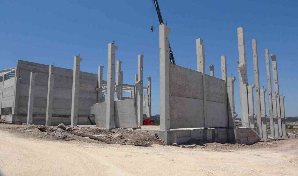 Ezine Gıda İhtisas OSB’de ilk fabrika kasım ayında açılıyor