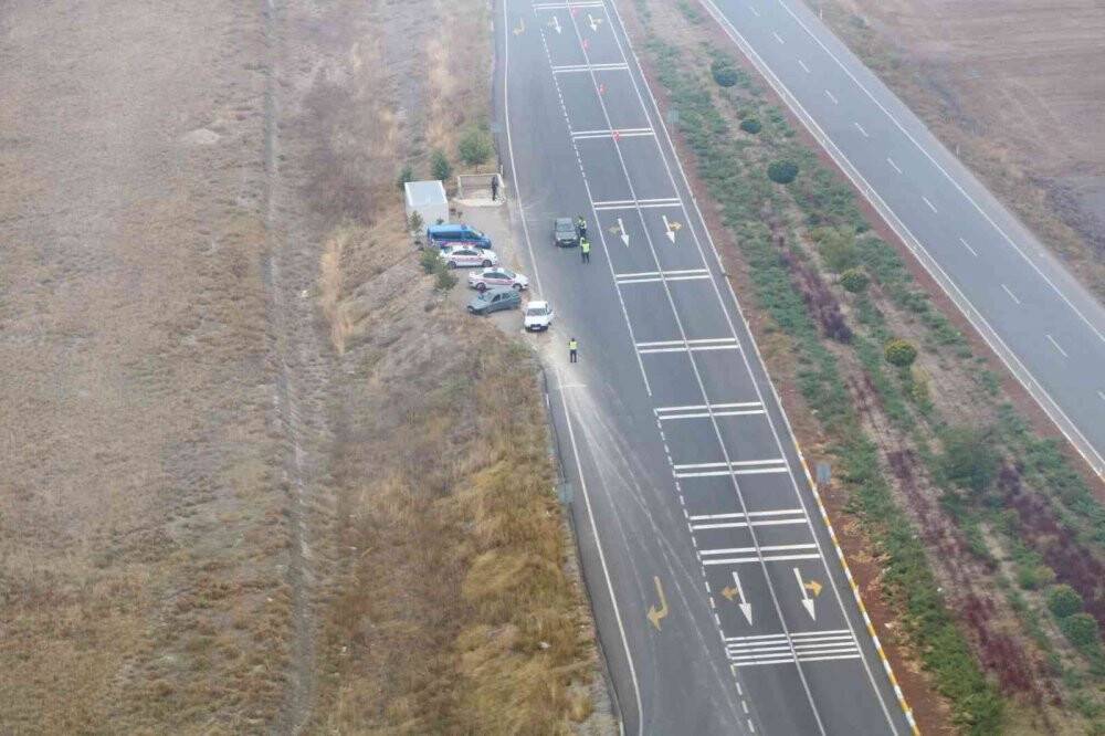 Konya'da jandarmadan helikopter destekli trafik denetimi