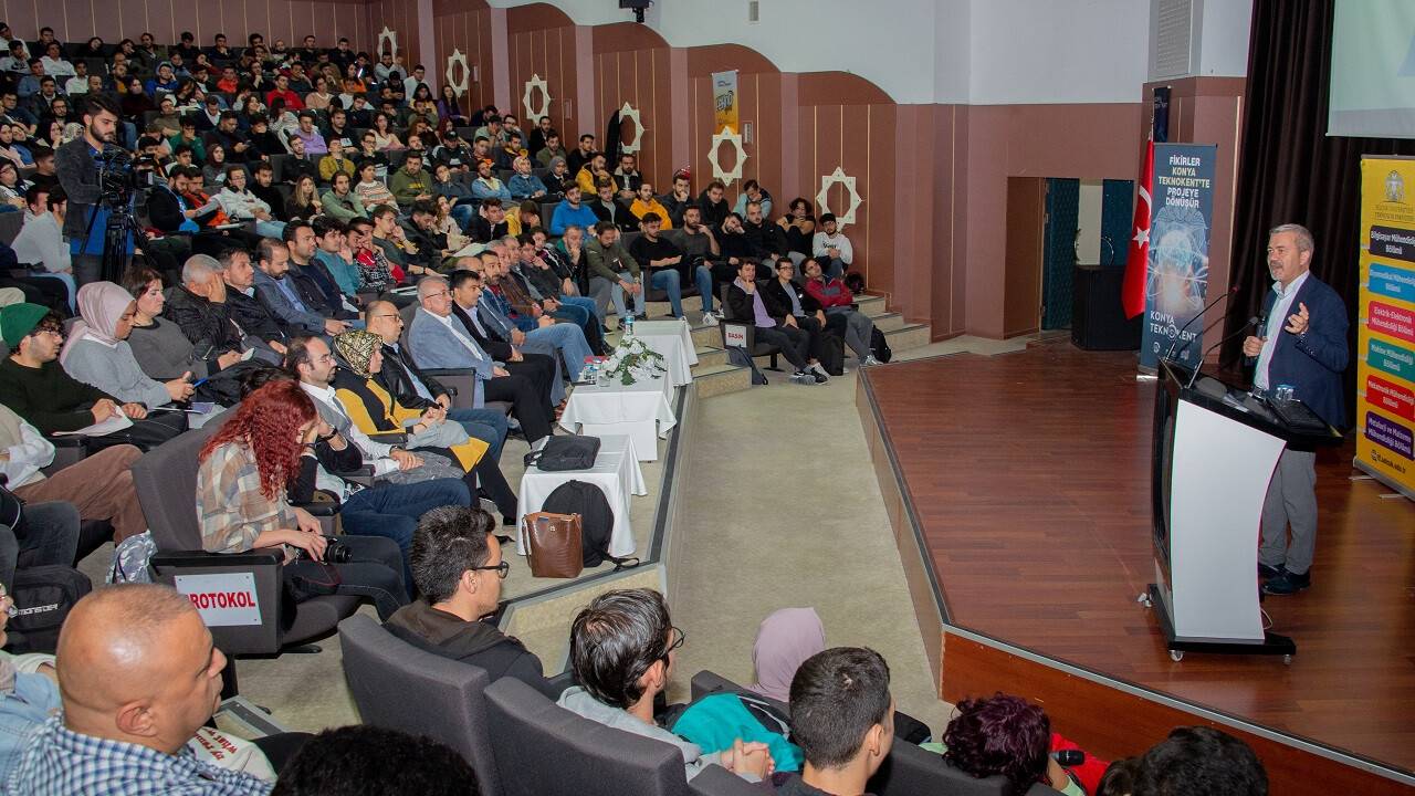selcuk-universitesinde-girisimcilik-anlatildi-3.jpg