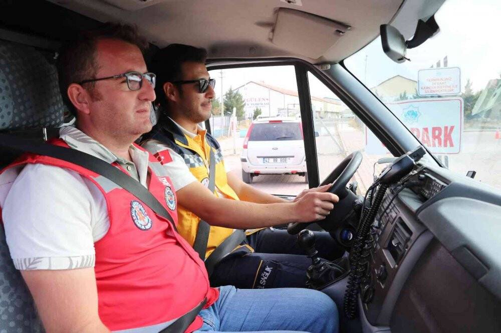 112 ekibine ambulans sürüş eğitimi verildi