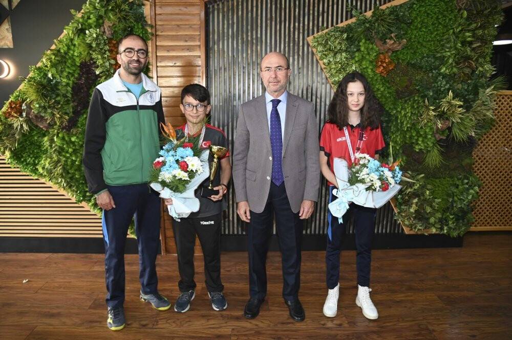 Başkan Pekyatırmacı Milli Sporcu ve aileleri ile buluştu