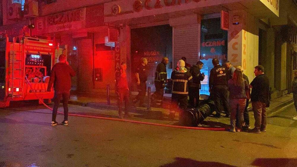 Eczanede çıkan yangın ekipleri seferber etti