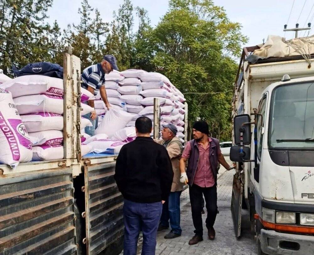 Kulu’da çiftçilere sertifikalı ve yerli yulaf tohumu dağıtıldı