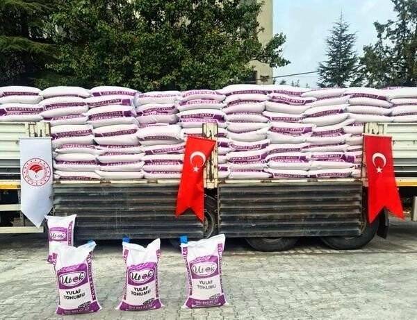 Kulu’da çiftçilere sertifikalı ve yerli yulaf tohumu dağıtıldı