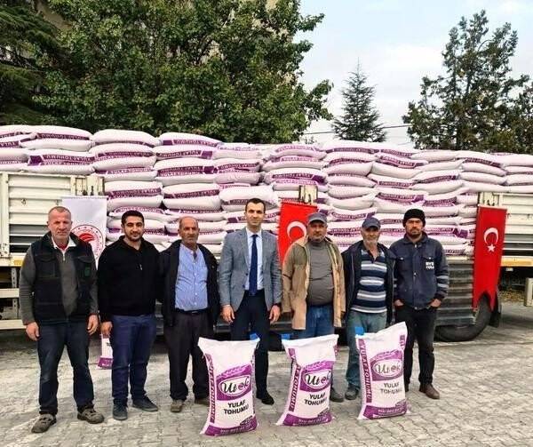 Kulu’da çiftçilere sertifikalı ve yerli yulaf tohumu dağıtıldı