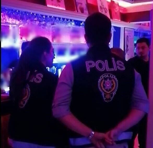 Marmaris’te belgesiz çalışan 12 yabancı uyruklu işçi yakalandı, 9 işletmeye para cezası uygulandı
