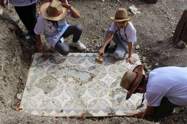 Antakya Bilim Merkezi, arkeoloji atölyesiyle öğrencileri buluşturuyor