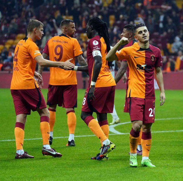 Galatasaray kupada farklı turladı