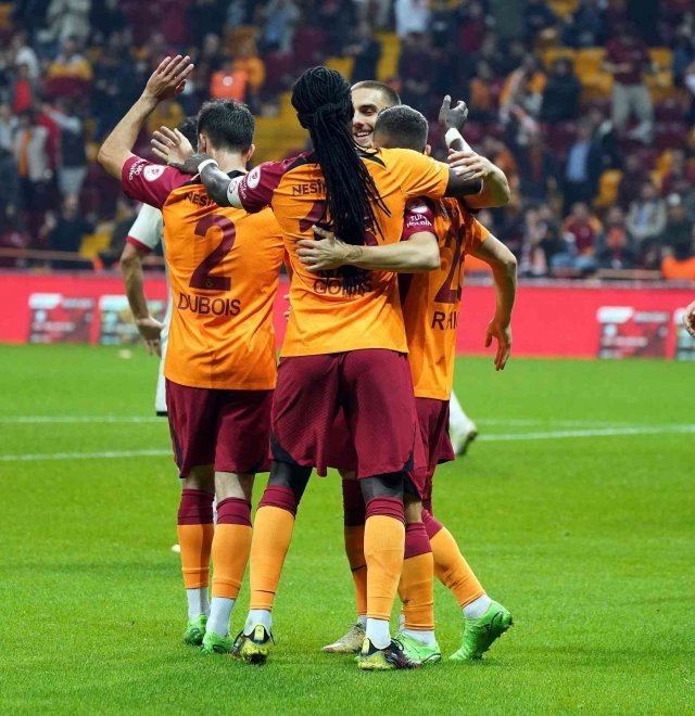 Galatasaray kupada farklı turladı