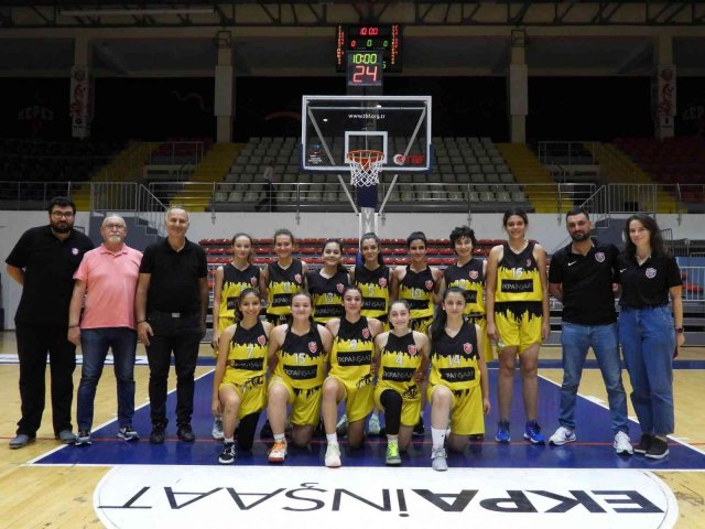 Kepez Belediyespor U16 Kadın Basketbol Takımı galibiyetle ayrıldı