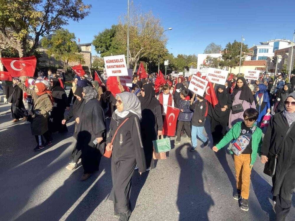 Konya’da LGBT’ye karşı aile yürüyüşü