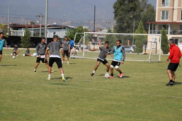 Nazilli Belediyespor ara vermeden çalışmalara başladı